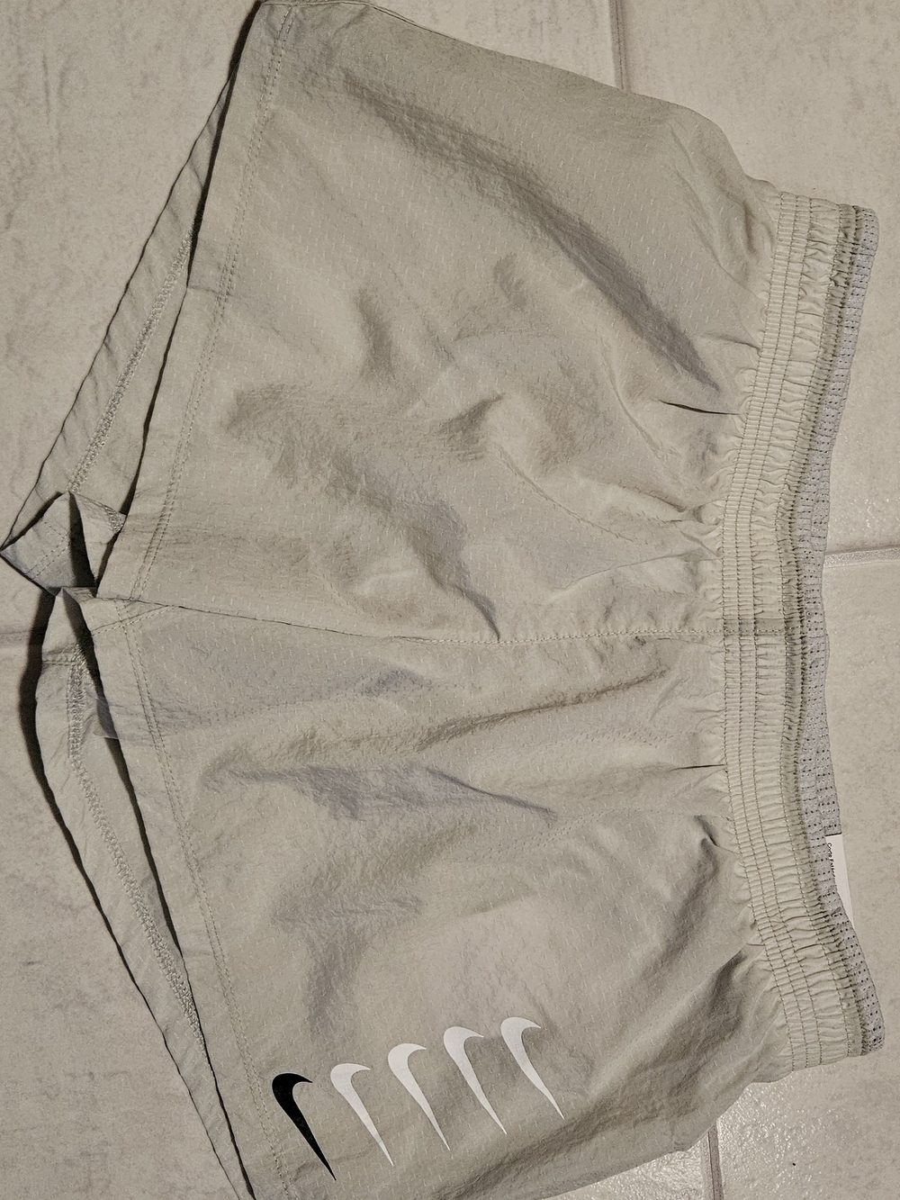 Nike Women's Swoosh Run Grey Brief-Lined Running Shorts (DJ0927-097) Size M